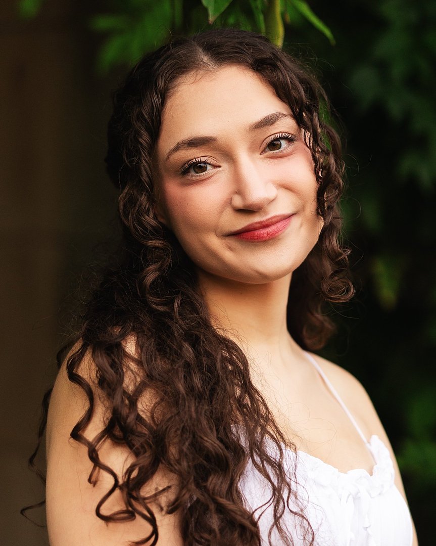 Julia Tooker headshot